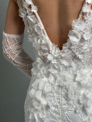 Floral Modern Deep V Mermaid Wedding Gown Open Back - Dresses Dioma