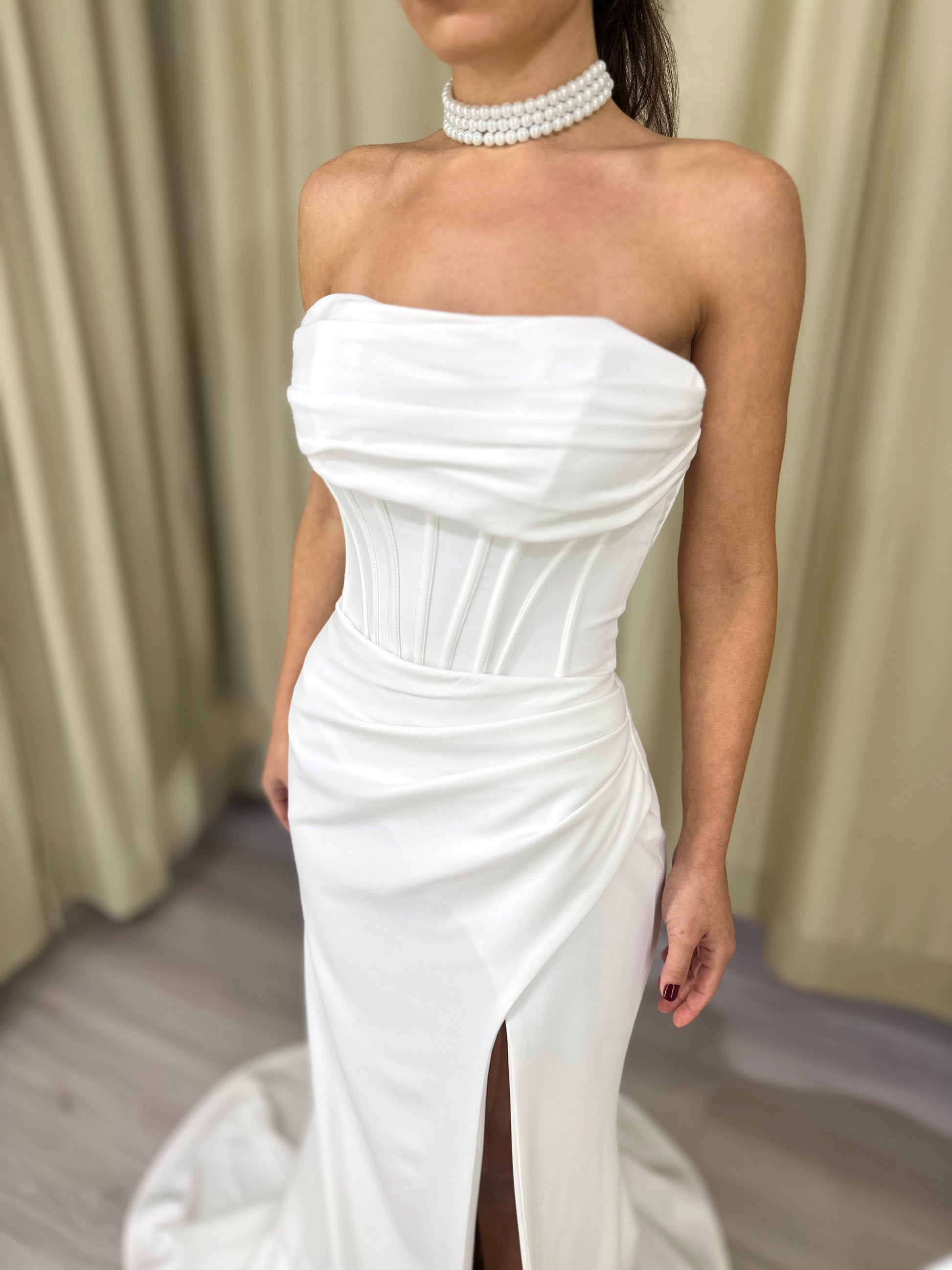 Crepe Mermaid Wedding Dress Minimalist, Sleek, & Modern Bridal Gown Katrine - Dresses Dioma