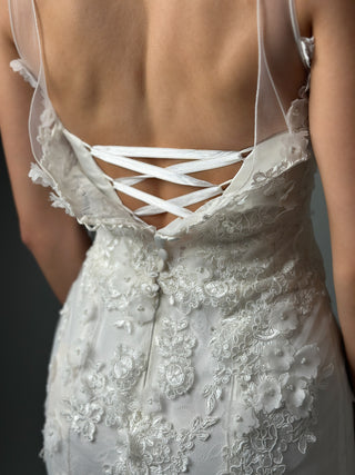 V Neck Mermaid Lace Wedding Dress with Open Back