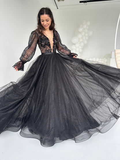 Black Lace Gown with Long Sleeves - Dresses Dioma