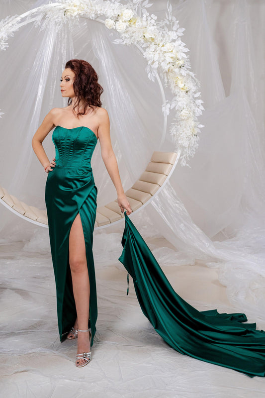 Green Elegance Gown - Dresses Dioma