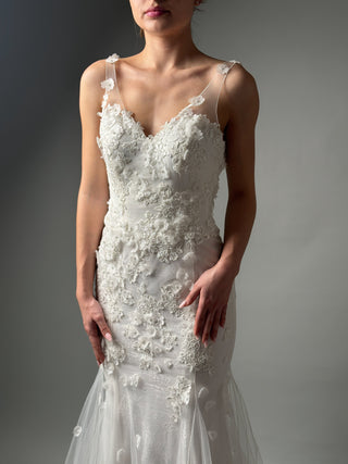 V Neck Mermaid Lace Wedding Dress with Open Back
