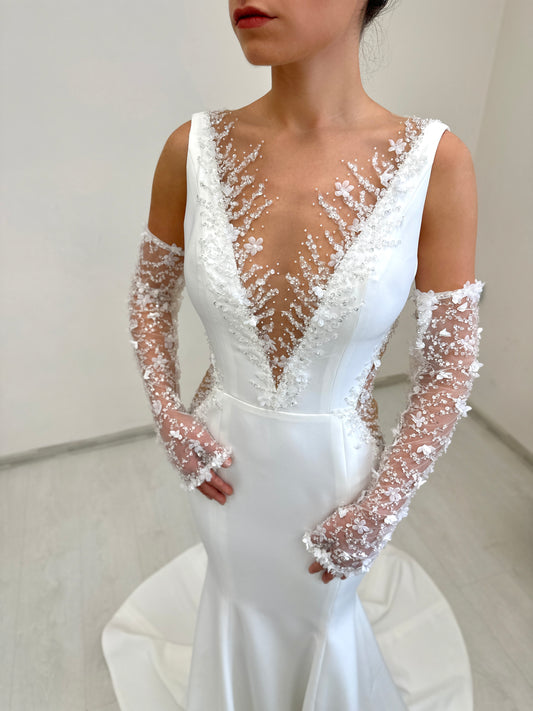 Elegant Mermaid Crepe wedding dress Elisabeth with gloves