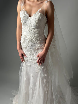 V Neck Mermaid Lace Wedding Dress with Open Back