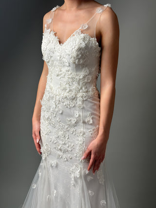 V Neck Mermaid Lace Wedding Dress with Open Back