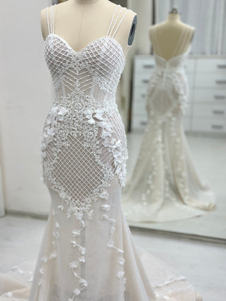 Elegant Romantic Lace Wedding Dress Low Back - Dresses Dioma