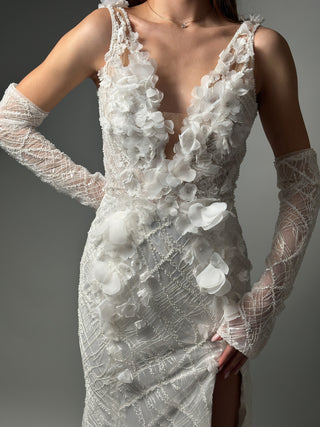 Floral Modern Deep V Mermaid Wedding Gown Open Back - Dresses Dioma