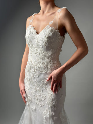 V Neck Mermaid Lace Wedding Dress with Open Back