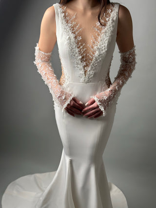 Elegant Mermaid Crepe wedding dress Grace with gloves