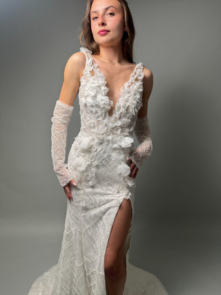 Floral Modern Deep V Mermaid Wedding Gown Open Back - Dresses Dioma