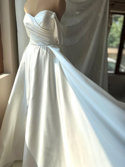 Elegant A-line wedding dress Off the shoulder Alyson - Dresses Dioma