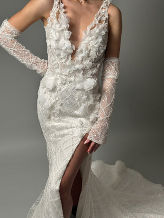 Floral Modern Deep V Mermaid Wedding Gown Open Back - Dresses Dioma