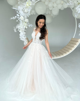 Floral Tulle Wedding Dress - In Stock - Dresses Dioma