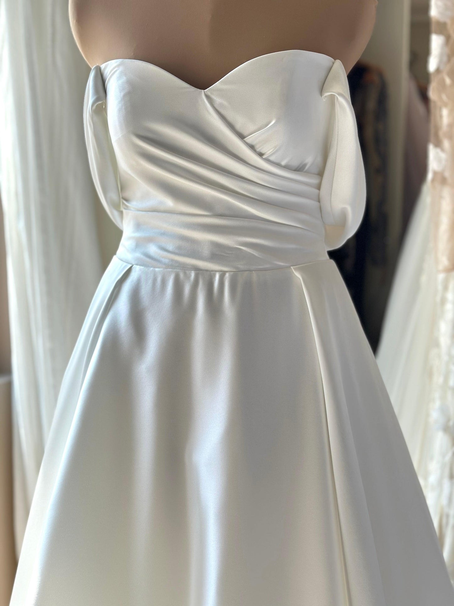 Elegant A-line wedding dress Off the shoulder Alyson - Dresses Dioma