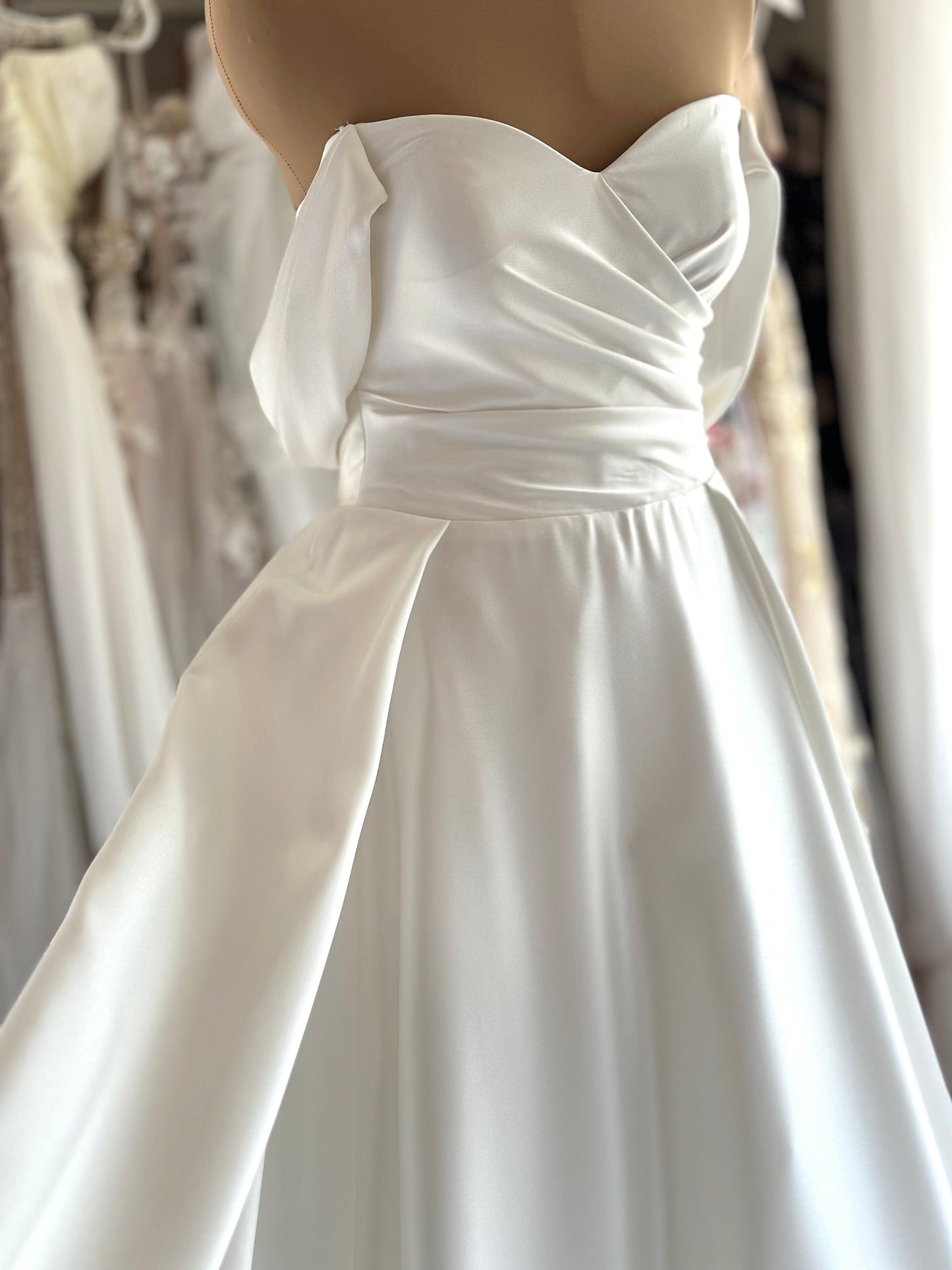 Elegant A-line wedding dress Off the shoulder Alyson - Dresses Dioma