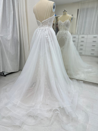 Elegant Romantic Lace Wedding Dress Low Back - Dresses Dioma