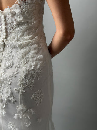 V Neck Mermaid Lace Wedding Dress with Open Back