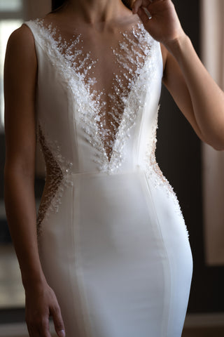 Elegant Mermaid Crepe wedding dress Grace with gloves
