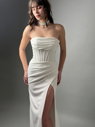 Crepe Mermaid Wedding Dress Minimalist, Sleek, & Modern Bridal Gown Katrine - Dresses Dioma