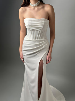 Crepe Mermaid Wedding Dress Minimalist, Sleek, & Modern Bridal Gown Katrine - Dresses Dioma