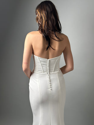 Crepe Mermaid Wedding Dress Minimalist, Sleek, & Modern Bridal Gown Katrine - Dresses Dioma